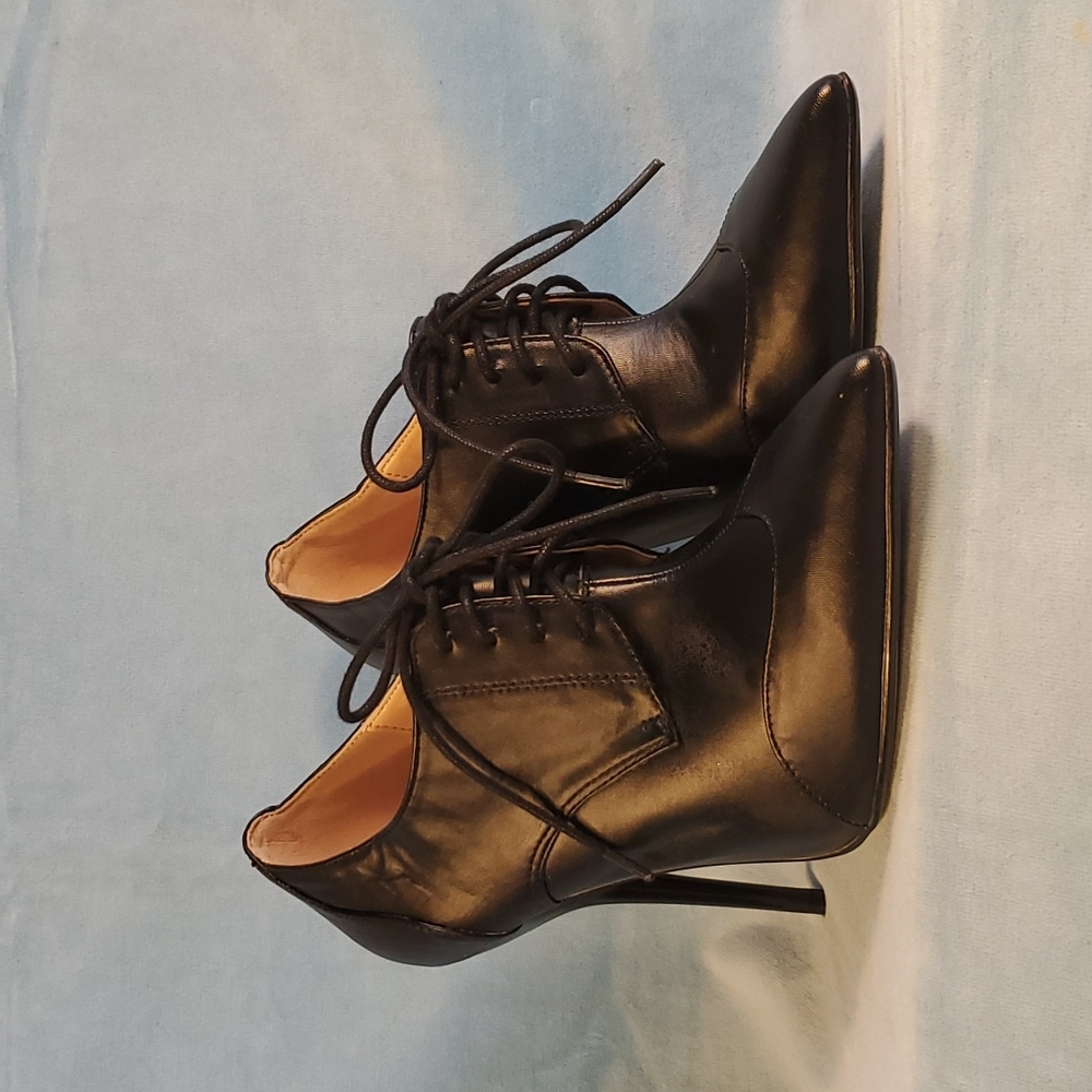 Womens Mens Maiernissi Jessi Oxford Stilletto Lace up bootie pump high heel.